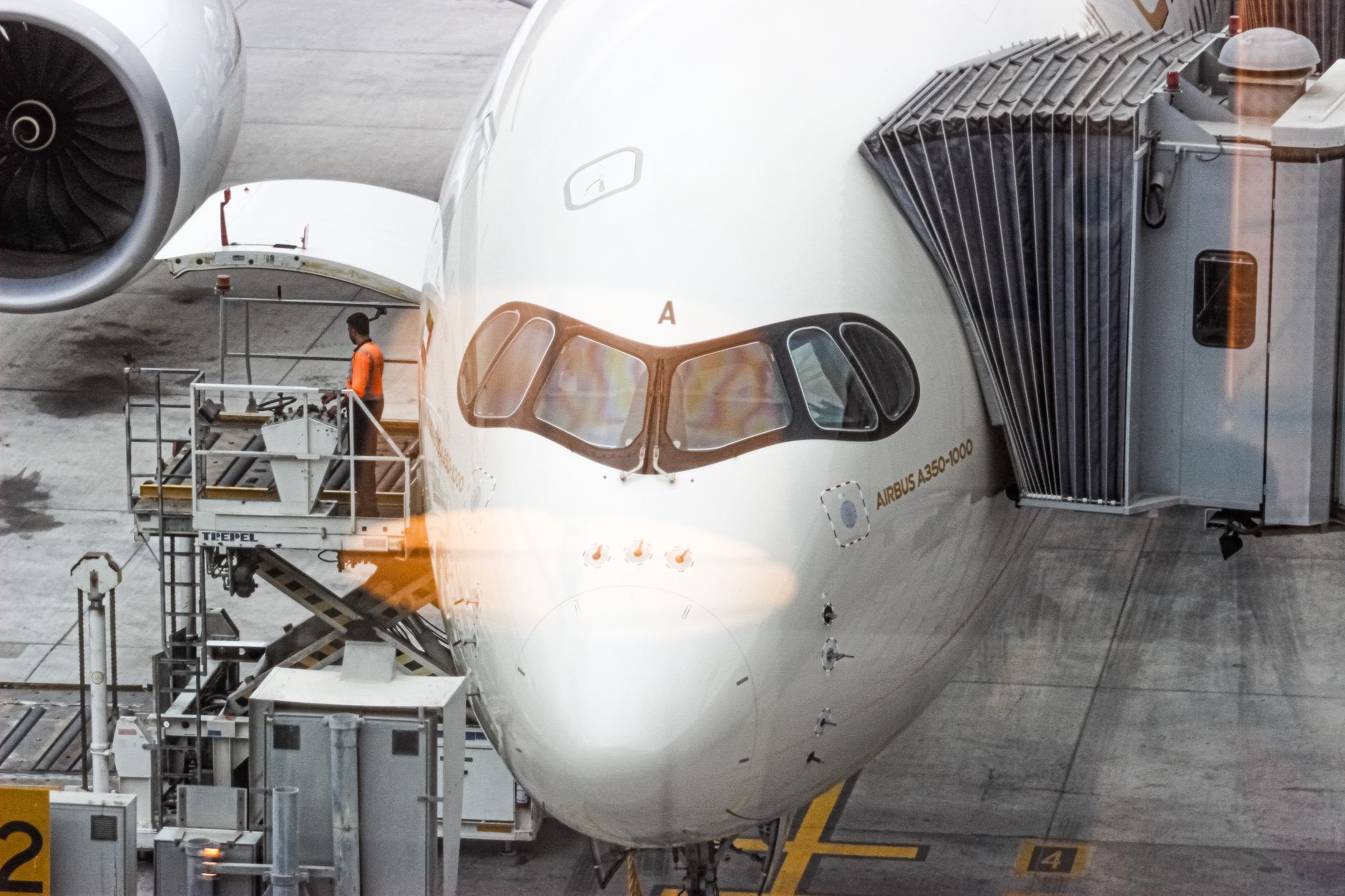 JALがA350の搭乗方法を変える日——ワイドボディ機「2通路搭乗」が意味すること - なぜ「2通路搭乗」がニュースになるのか